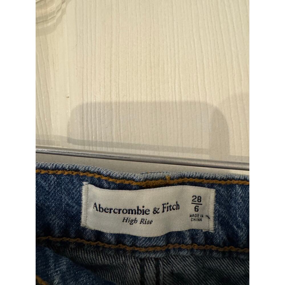 Abercrombie & Fitch High Rise Denim Cargo Mini Skirt Medium Wash Size 28 / 6 - Picture 2 of 3
